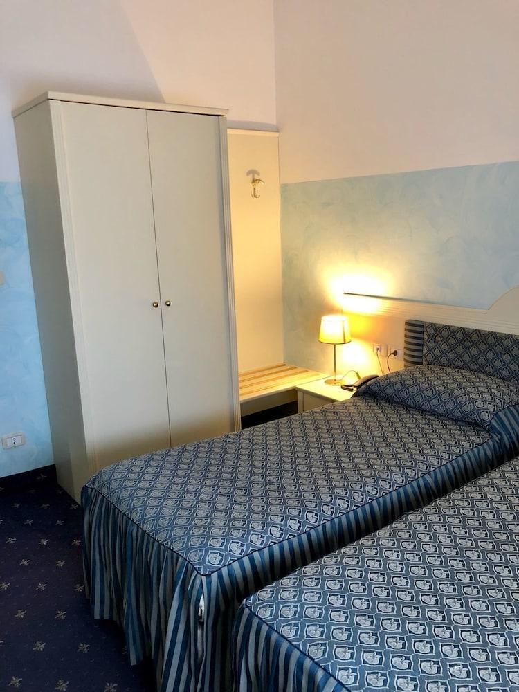 Hotel Internazionale Gorizia Exteriör bild
